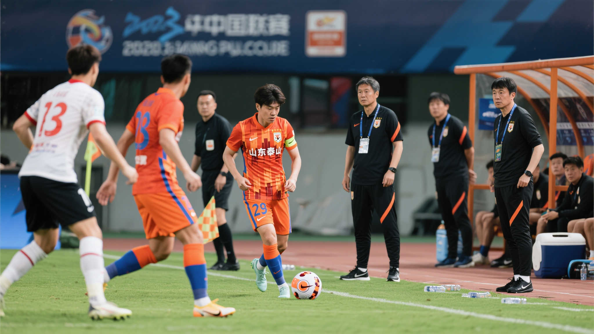 自从进入新赛季以来，山东泰山队在国内联赛和亚冠赛场